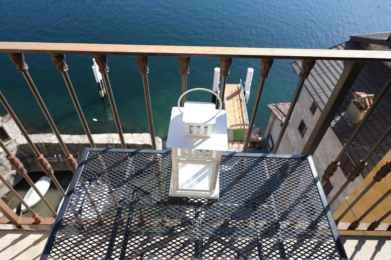 Cozy Suites On The Lake - The House Of Travelers Brienno İtalya